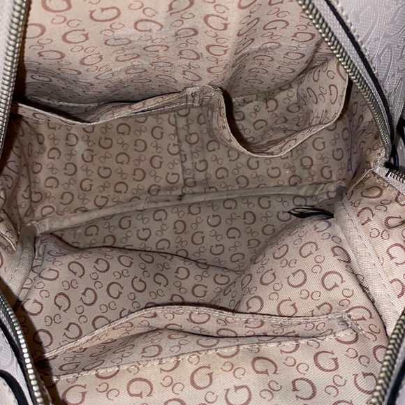 GUESS mini backpack 💗 - Picture 6 of 6